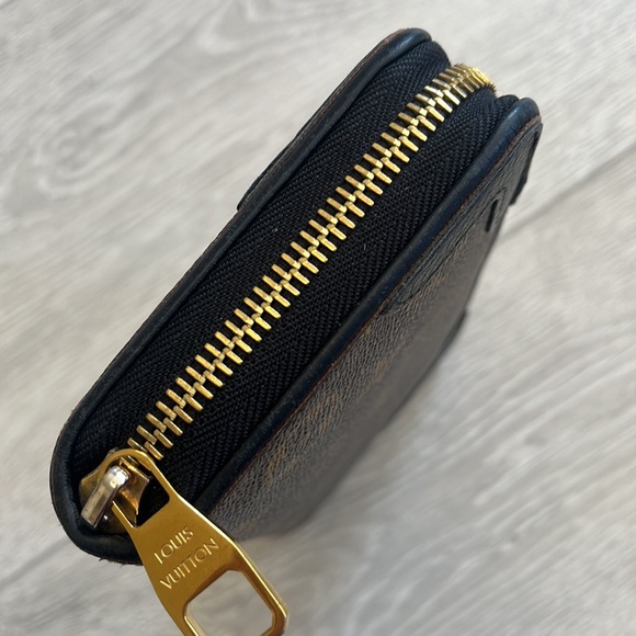 Louis Vuitton iconic logo zippy wallet - Picture 16 of 17